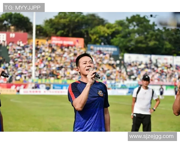 球迷连夜排队抢购球衣，场面堪比演唱会
